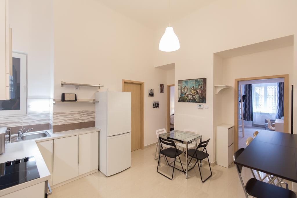 BpR Oktogon Center Apartment Boedapest Buitenkant foto
