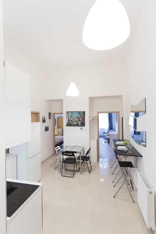 BpR Oktogon Center Apartment Boedapest Buitenkant foto