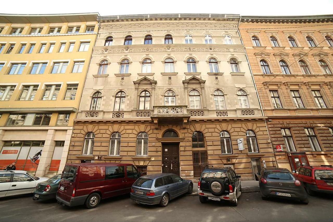 BpR Oktogon Center Apartment Boedapest Buitenkant foto
